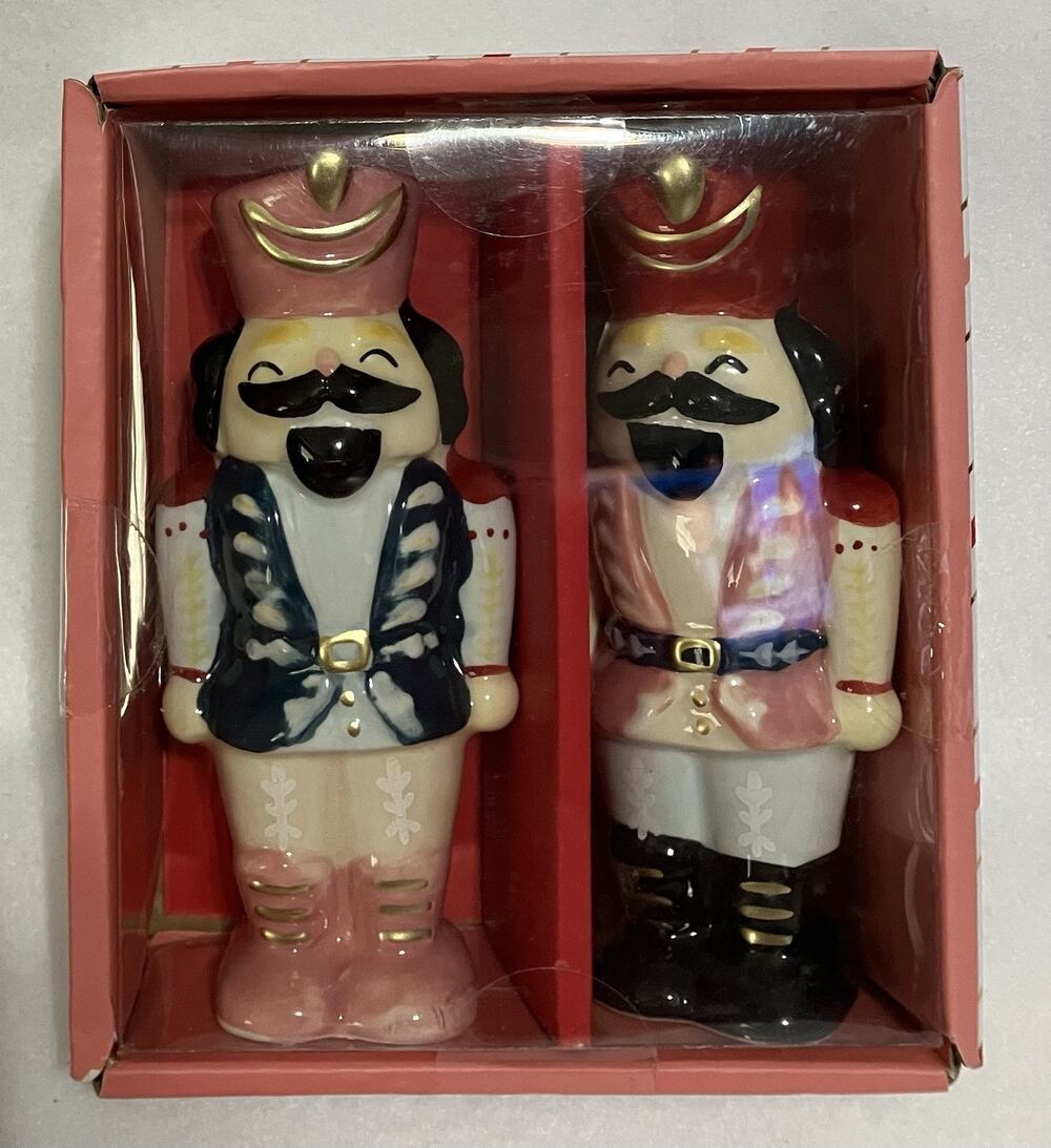 Christmas Holiday Home Ceramic Nutcracker Salt Pepper Shakers 4.9” New Sealed